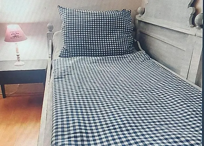 - V Bohemske Ctvrti Kamenka